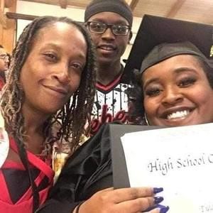 Meet your Posher, Fatima